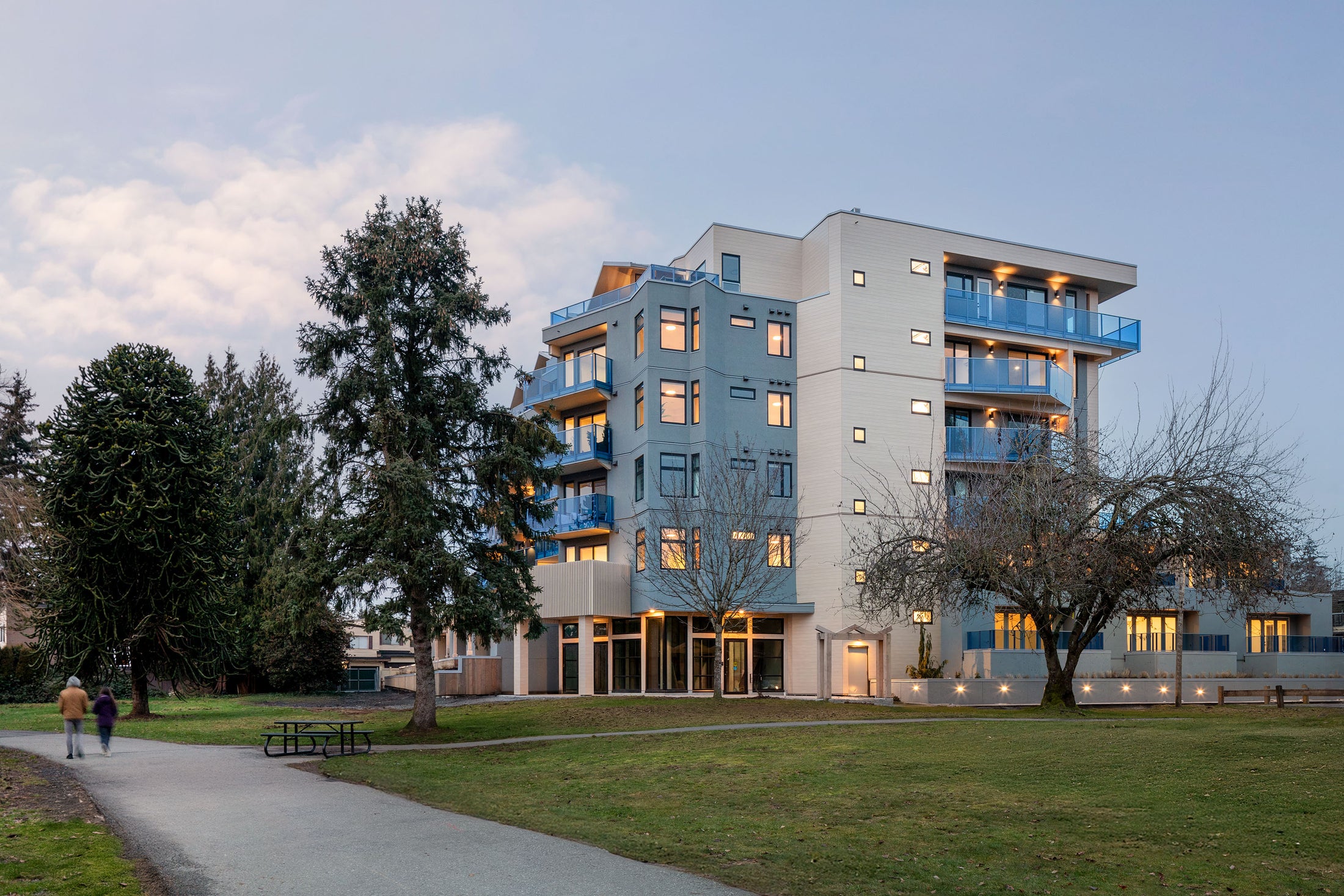 Condo 401 - Laurel on Mill Lake